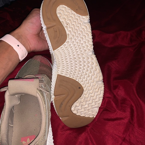 Adidas - Picture 5 of 5